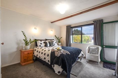 Photo of property in 17 Glenfield Road, Owhata, Rotorua, 3010