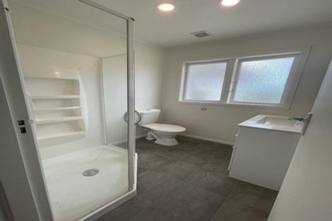 Photo of property in 16 Covil Avenue, Te Atatu South, Auckland, 0610