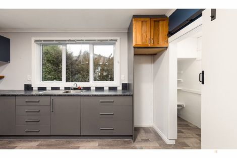 Photo of property in 12 Rhodes Street, Waimate, 7924