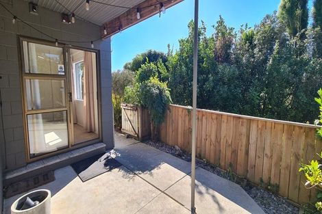 Photo of property in 16 Valdese Rise, Browns Bay, Auckland, 0630