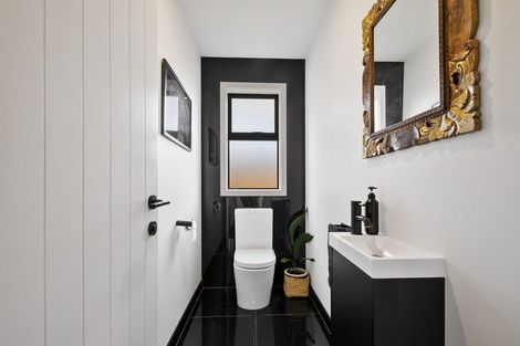 Photo of property in 4 Waimarama Court, Roslyn, Palmerston North, 4414