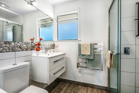 Photo of property in 35 Tampin Road, Hillpark, Auckland, 2102