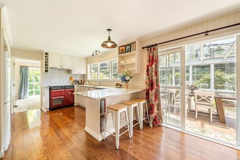 Photo of property in 32 Crowther Road, Wainuiomata, 5373