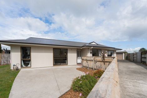 Photo of property in 7 Cargill Grove, Kelvin Grove, Palmerston North, 4414