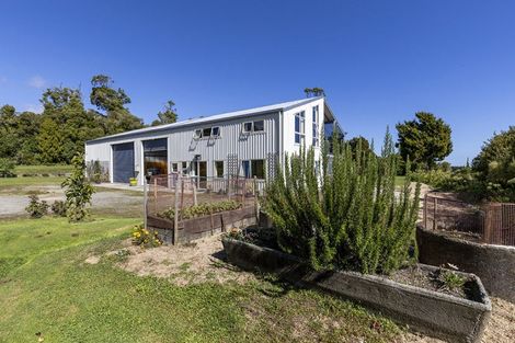 Photo of property in 49 Kongahu Swamp Road, Karamea, 7893