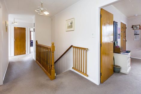 Photo of property in 27 Sunnyview Drive, Brown Owl, Upper Hutt, 5018