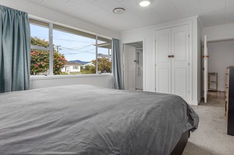 Photo of property in 13 Bowen Street, Levin, 5510