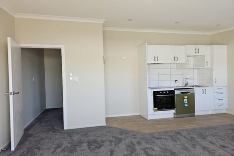 Photo of property in 10/19 Collins Avenue, Tawa, Wellington, 5028
