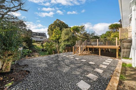 Photo of property in 4 Sunnyside Road, Sunnyvale, Auckland, 0612