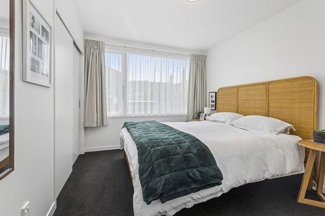 Photo of property in 8/74 Derwent Street, Island Bay, Wellington, 6023
