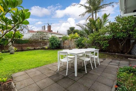 Photo of property in 17 Anne Street, Devonport, Auckland, 0624