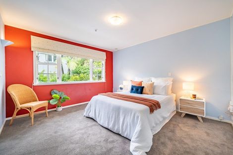 Photo of property in 22 Freemans Way, Pinehaven, Upper Hutt, 5019