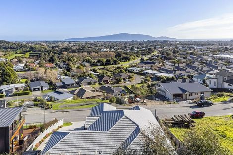 Photo of property in 99 Kakariki Grove, Waikanae, 5036