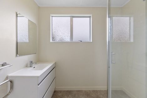 Photo of property in 18 Nikau Street, Inglewood, 4330