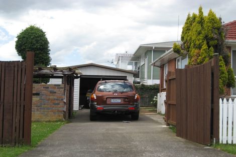Photo of property in 14b Tainui Terrace, Mangere Bridge, Auckland, 2022
