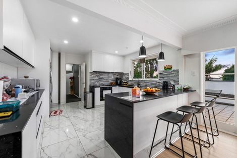 Photo of property in 214a Edmonton Road, Te Atatu South, Auckland, 0610