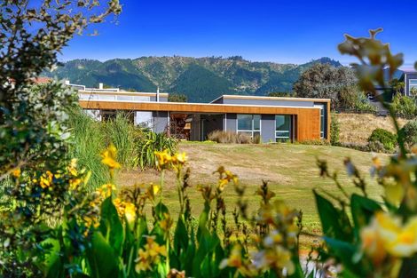 Photo of property in 40 Raukawa Road, Peka Peka, Waikanae, 5391