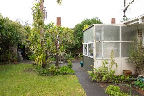 Photo of property in 3/23a Eversleigh Road, Belmont, Auckland, 0622