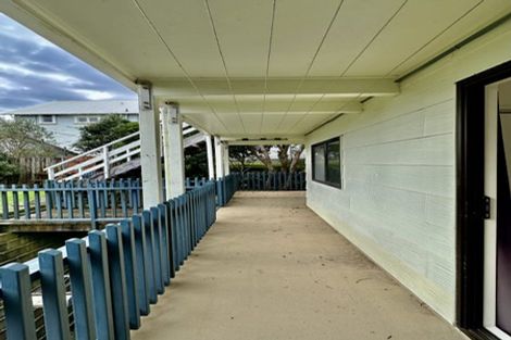 Photo of property in 69 Wellington Road, Paekakariki, 5034