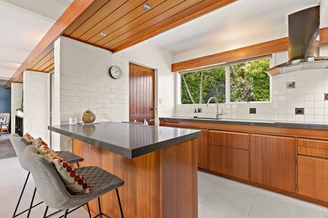 Photo of property in 5 Meanda Gardens, Sunnyhills, Auckland, 2010