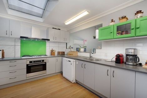 Photo of property in 84 Botany Road, Botany Downs, Auckland, 2010