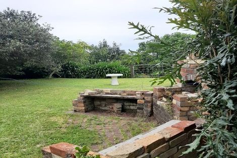 Photo of property in 169 Howard Road, Orere Point, Papakura, 2585