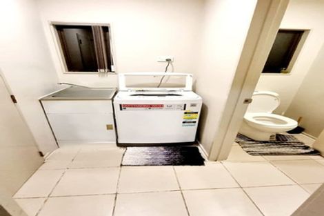 Photo of property in 2/29 Kemp Road, Massey, Auckland, 0614