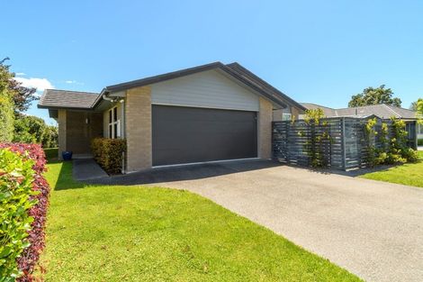 Photo of property in 2 Gane Place, Omokoroa, 3114
