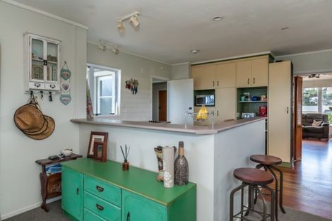 Photo of property in 30 Forest Road, Waitarere Beach, Levin, 5510