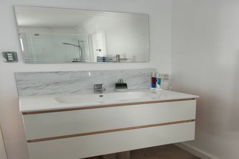 Photo of property in 46 Surf Road, Stanmore Bay, Whangaparaoa, 0932