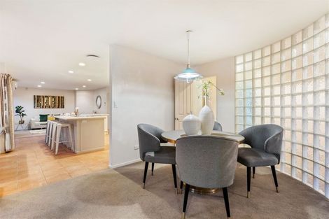 Photo of property in 10 Kerlin Crescent, West Harbour, Auckland, 0618