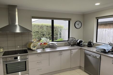 Photo of property in 3 The Palms, Rototuna, Hamilton, 3210