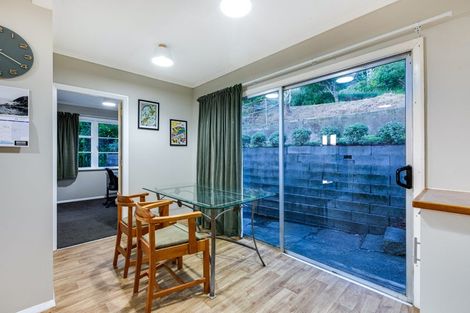 Photo of property in 15 Mana View Road, Paremata, Porirua, 5026