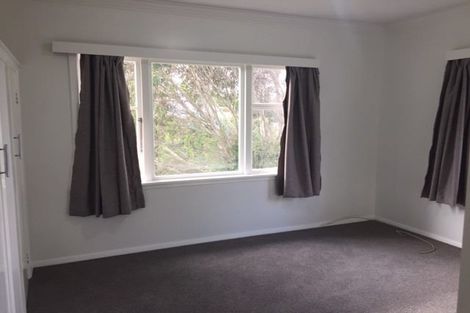 Photo of property in 2 Woodstock Terrace, Tawa, Wellington, 5028