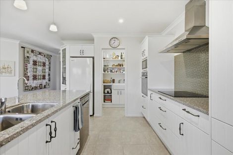 Photo of property in 11 Allington Place, Bethlehem, Tauranga, 3110