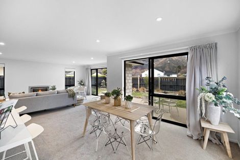 Photo of property in 2 Sew Hoy Lane, Arthurs Point, Queenstown, 9371