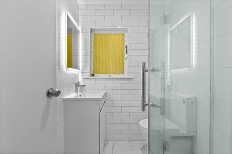 Photo of property in 1/222 Beach Haven Road, Beach Haven, Auckland, 0626