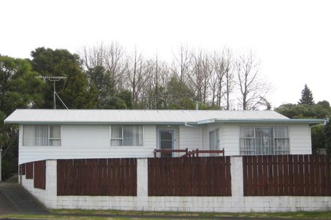 Photo of property in 8 Benbow Place, Westown, New Plymouth, 4310