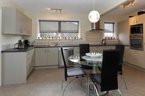 Photo of property in 39 Charlcott Street, Burnside, Christchurch, 8053