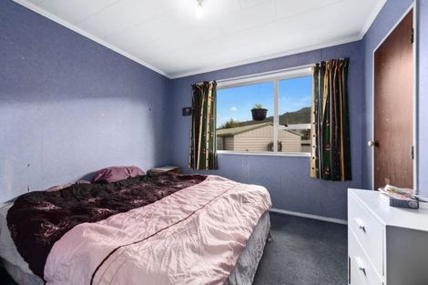 Photo of property in 5 Kentucky Street, Totara Park, Upper Hutt, 5018