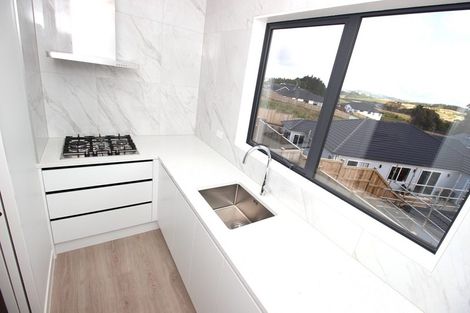 Photo of property in 17 Tautoru Avenue, Orewa, 0931