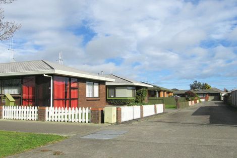 Photo of property in 6a Edgecombe Court, Roslyn, Palmerston North, 4414