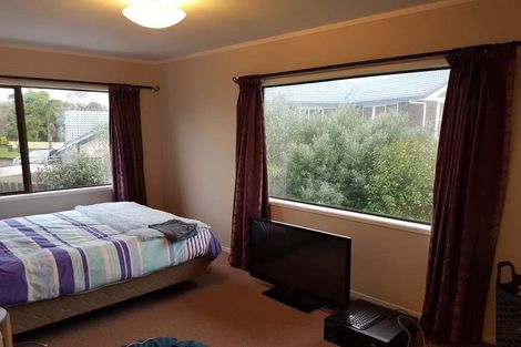 Photo of property in 37 St Annes Crescent, Wattle Downs, Auckland, 2103