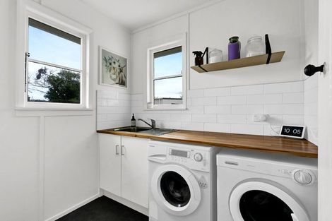 Photo of property in 15 Campbell Street, Hawera, 4610