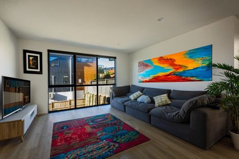 Photo of property in 34 Seafarer Crescent, Stanmore Bay, Whangaparaoa, 0932