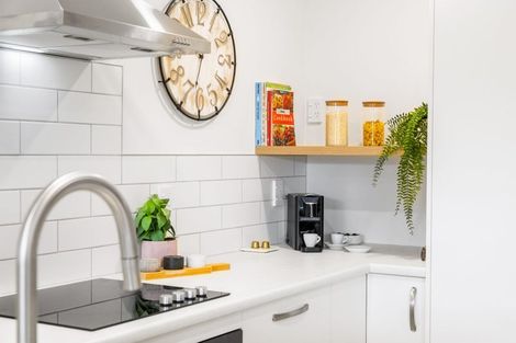 Photo of property in 6/42 Fields Parade, Oteha, Auckland, 0632
