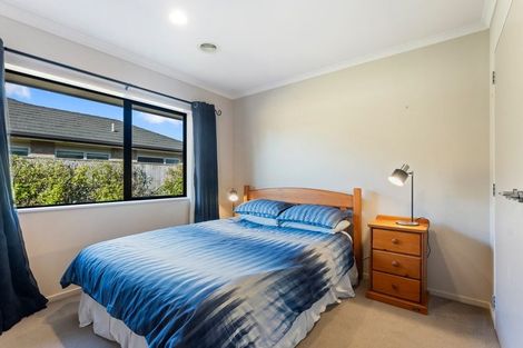 Photo of property in 17 Gandalf Crescent, Paraparaumu, 5032