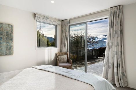 Photo of property in 9 Matakauri Place, Fernhill, Queenstown, 9300