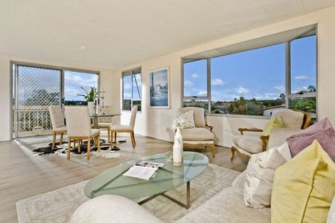 Photo of property in 9 Jumento Place, Unsworth Heights, Auckland, 0632