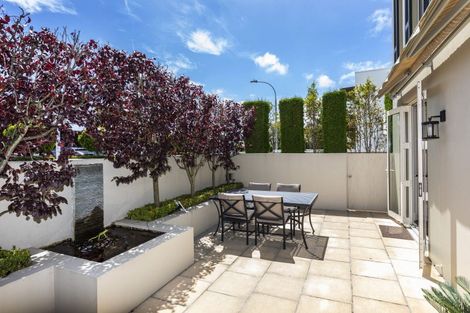 Photo of property in 152 Merivale Lane, Merivale, Christchurch, 8014